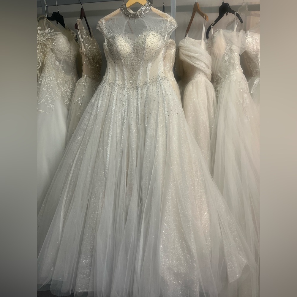 Wedding Dress - Picture 4 of 4
